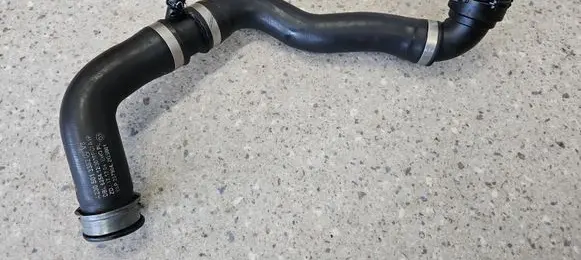 Mercedes-Benz SL R230 Engine coolant pipe/hose A2305013382 2305013382