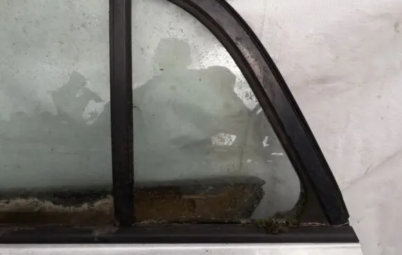 Mazda 626 Rear vent window glass 