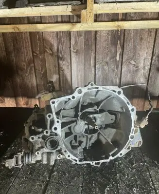Mazda 323 Manual 5 speed gearbox F5E1