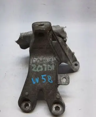 Audi A4 S4 B5 8D Engine mounting bracket 8K0199308BE
