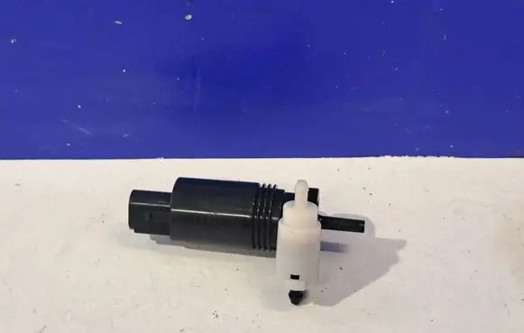 Mercedes-Benz ML W164 Windscreen/windshield washer pump A1648690421
