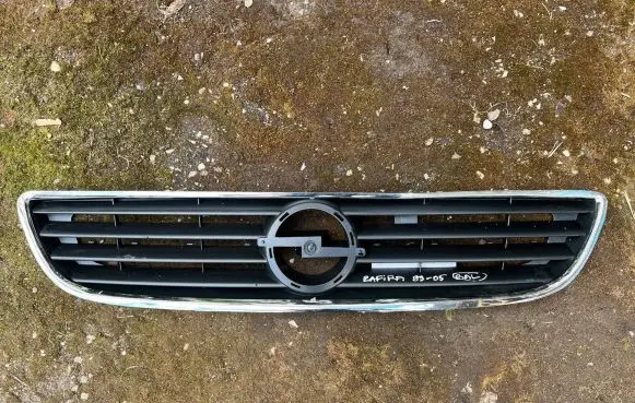 Opel Zafira A Front grill 0P07013GA TTC0933