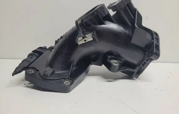 Mercedes-Benz B W246 W242 Air intake duct part A6510901128