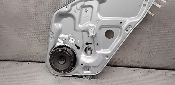 Hyundai Sonata Rear window lifting mechanism without motor 2600514