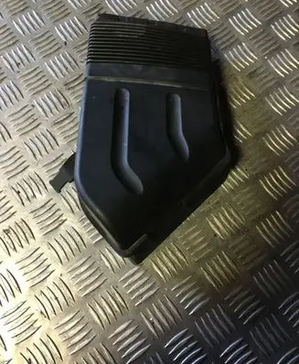 Audi A4 S4 B7 8E 8H Air intake duct part 8E0129617D