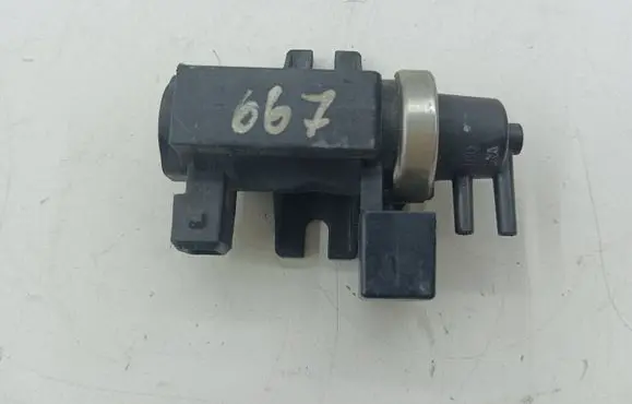 BMW 5 E60 E61 Vacuum valve 