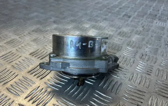 Audi A4 S4 B7 8E 8H Vacuum pump 057145100A