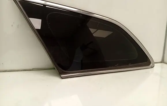 Toyota Avensis T270 Rear side window 43R00048