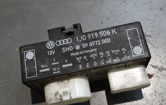 Volkswagen New Beetle Coolant fan relay 1J0919506K
