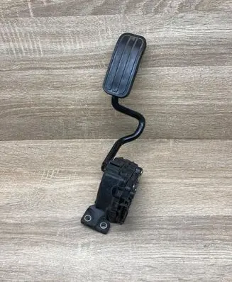 Volkswagen Sharan Accelerator throttle pedal 7M4723507D YM219F836HB