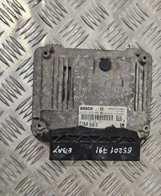 Opel Vectra C Engine control unit/module 55201791 1039S19487 0281012868