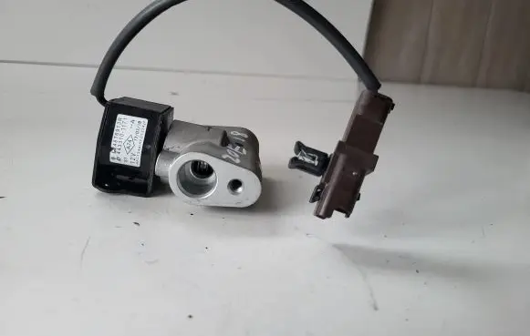 Renault Zoe Air conditioning (A/C) pressure sensor 924876913R