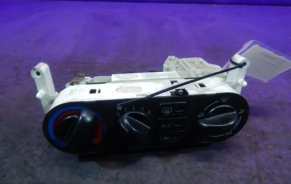 Nissan Almera Tino Climate control unit 