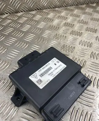 Volkswagen Touareg II Voltage converter/converter module 7PP959663E