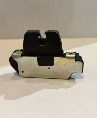 Peugeot 2008 I Tailgate/trunk/boot lock/catch/latch 9151487499 0613C