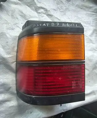 Volkswagen PASSAT B3 Rear/tail lights 86047