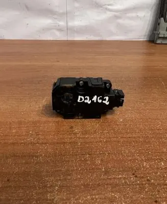Audi A8 S8 D3 4E Intake manifold valve actuator/motor CZ1139300856 D2162