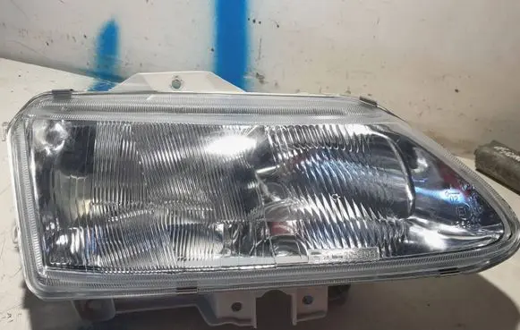 Renault Laguna I Headlight/headlamp