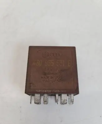 Volkswagen PASSAT B5 Other relay 4B0955531E A151208 5WK10470B