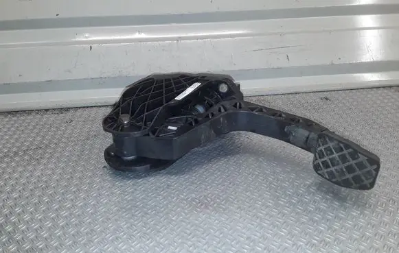 Volkswagen Golf VI Clutch pedal 1K1721059EF 340011602