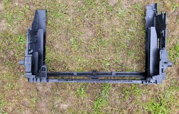 BMW 5 F10 F11 Radiator mount bracket X6350002 11611610 2284247