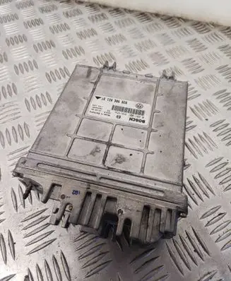 Volkswagen PASSAT B5 Engine control unit/module 028906021DT