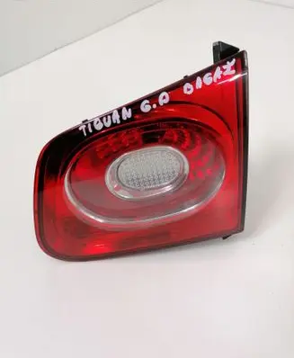 Volkswagen Tiguan Tailgate rear/tail lights 5N0945094C