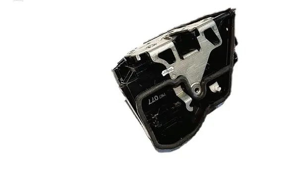 BMW 1 E81 E87 Front door lock 7167077
