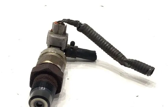 Toyota Avensis T250 Fuel pressure regulator