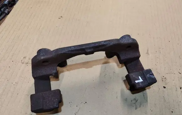 Chrysler Sebring (ST-22 - JR) Front Brake Caliper Pad/Carrier 