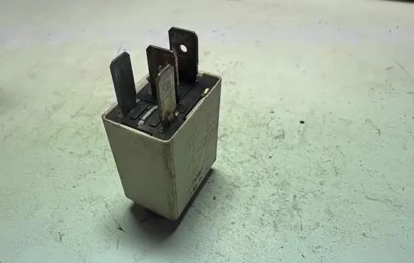 Volkswagen Golf V Other relay 1K0951253