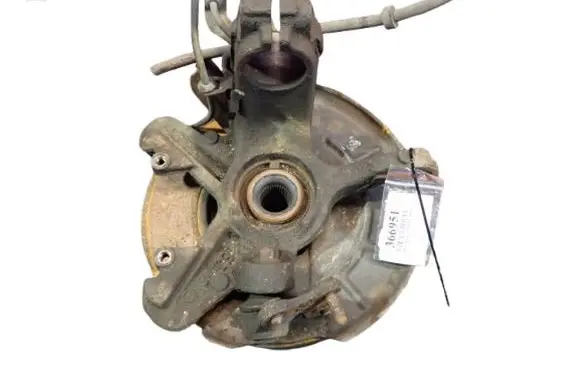 Skoda Fabia Mk2 (5J) Front wheel hub spindle knuckle