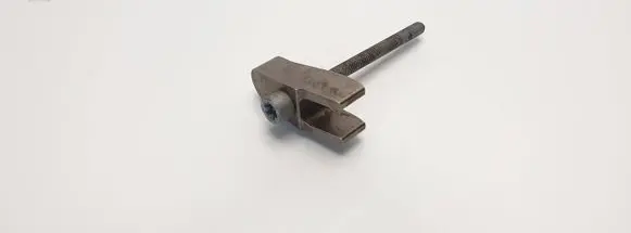Mercedes-Benz CLK A209 C209 Fuel Injector clamp holder