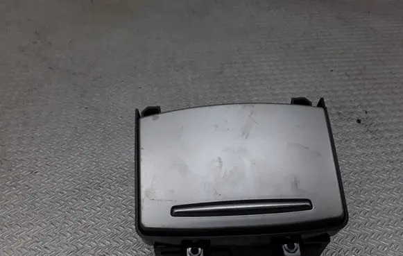 Cup holder front