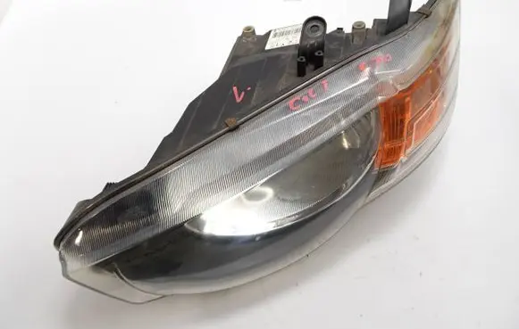 Mitsubishi Colt Headlight/headlamp qqbr