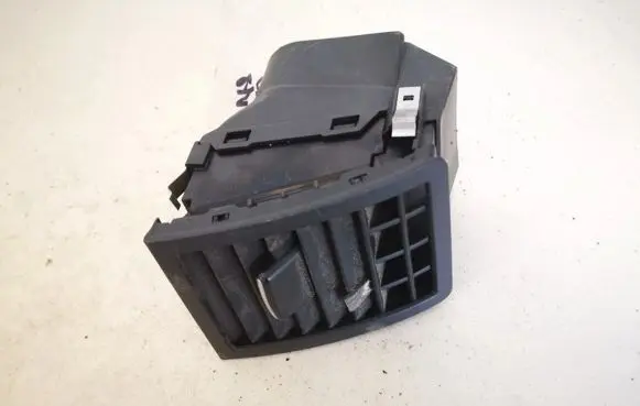 Volkswagen Touareg I Dash center air vent grill 7l6819703d