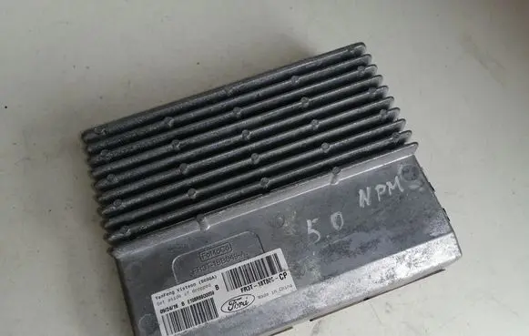 Ford Mustang VI Sound amplifier FR3T18T806CP