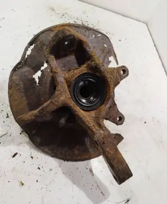 Suzuki Grand Vitara I Front wheel hub spindle knuckle
