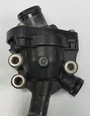 Ford Focus Thermostat housing 30650810