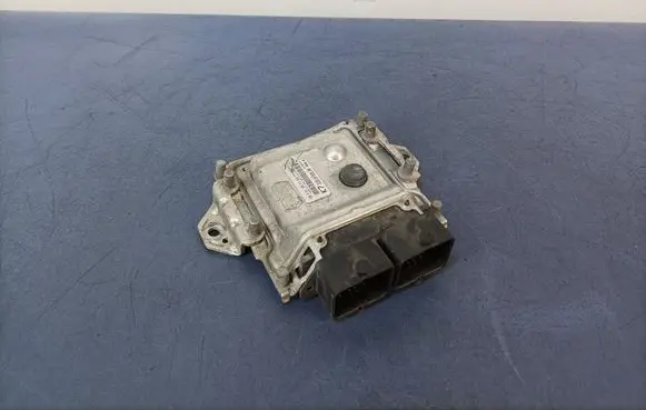 Suzuki Swift I Engine control unit/module ECU 3391069L00