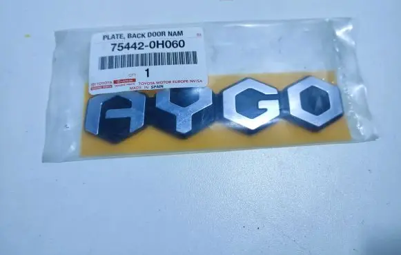 Toyota Aygo AB40 Manufacturers badge/model letters 754420H060