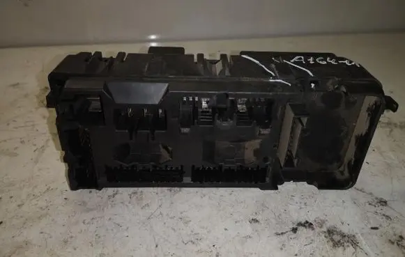 Volvo V40 Fuse box set 30807016 A16411