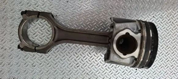 KIA Ceed Piston with connecting rod 5AR073252
