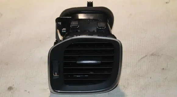 Volvo V60 Quarter panel pressure vent 7410000