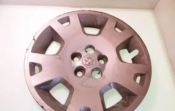 Dodge Magnum R17 wheel hub/cap/trim 0UQ18TRMAA 39699B