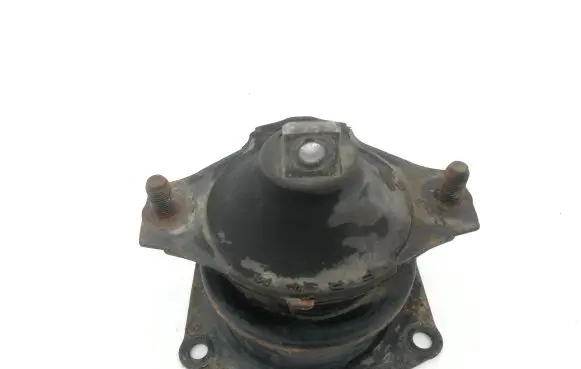 Honda Accord Engine mount bracket