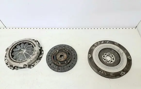 Toyota Avensis T270 Clutch set kit