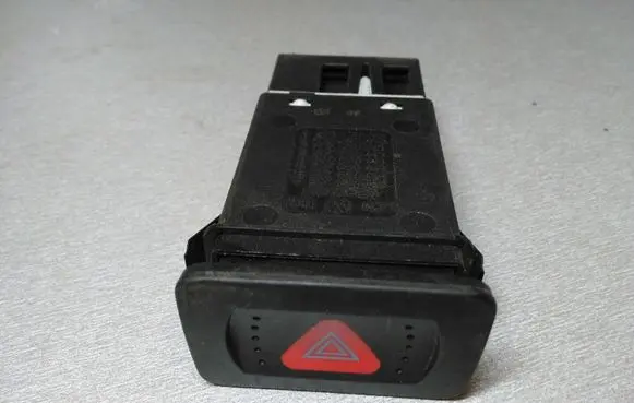 Volkswagen Golf IV Hazard light switch 1J0953235A 1J0959621B 6N0959621B