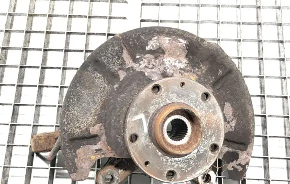 Fiat Sedici Front wheel hub spindle knuckle