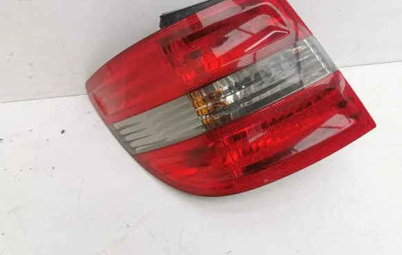 Mercedes-Benz B W245 Rear/tail lights A1698201364